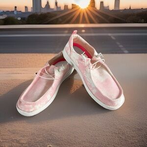 Levis Big Girl's Size 6 NEWT-TD-CVS Boat Shoes. Slip On. Tie Dyed Pink. New